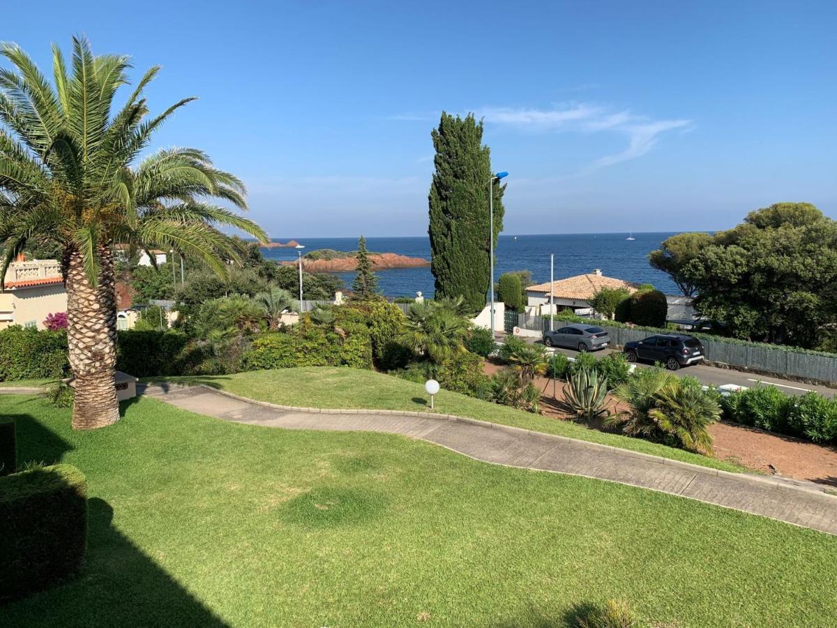 Appartement Vue Mer Domaine Arbore Saint-Raphaël Buitenkant foto