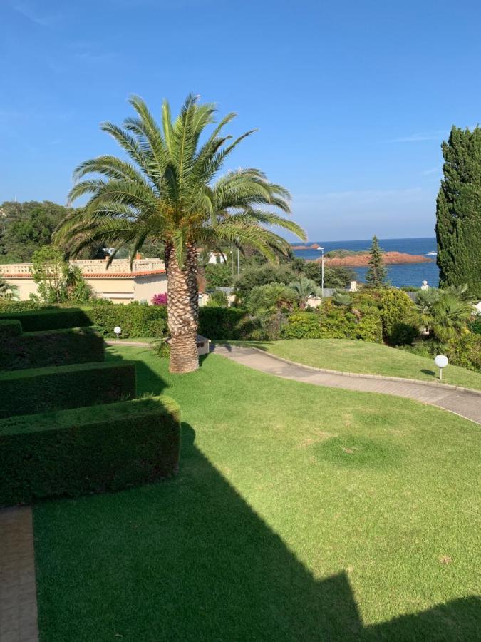 Appartement Vue Mer Domaine Arbore Saint-Raphaël Buitenkant foto